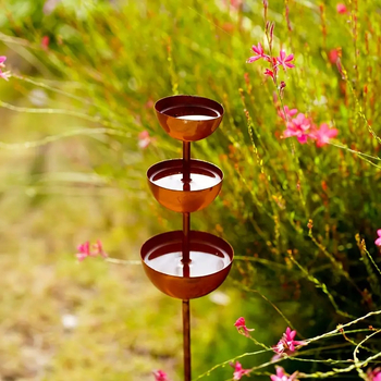 Vintage rauast vihmavee kogujaja ja lindude söötja, mudel 30146