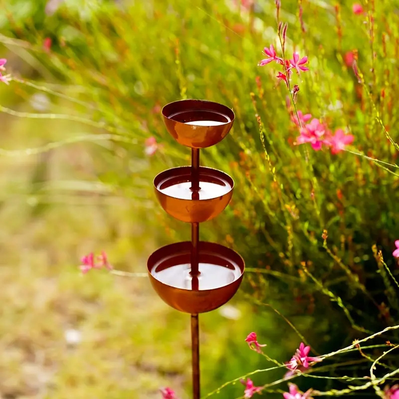 Vintage rauast vihmavee kogujaja ja lindude söötja, mudel 30146