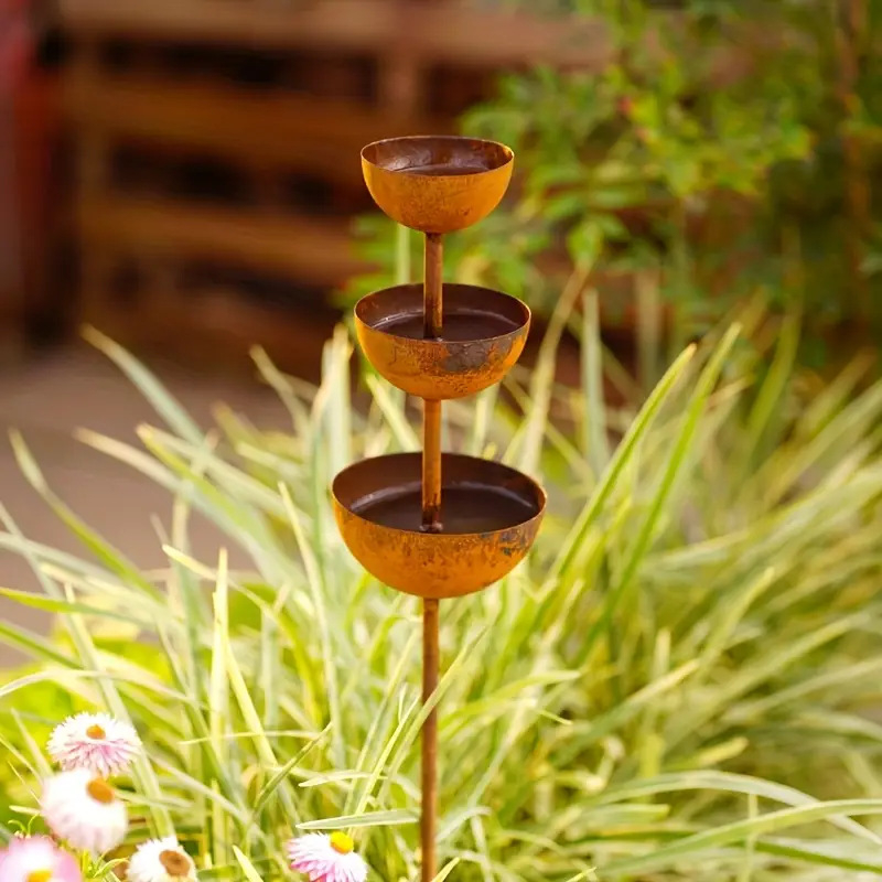 Vintage rauast vihmavee kogujaja ja lindude söötja, mudel 30146