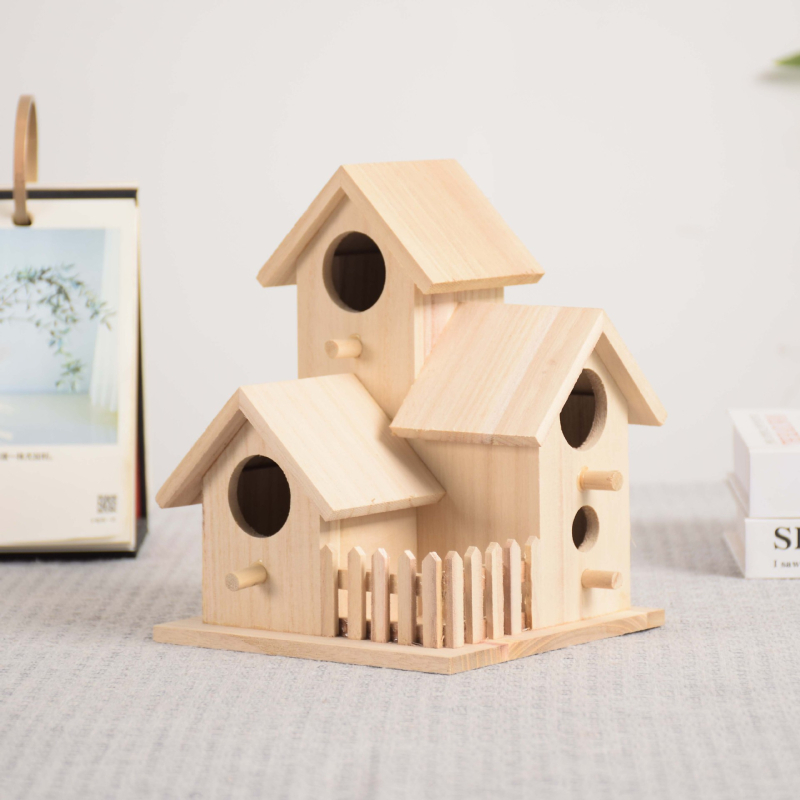 Puidust varblase pesamaja – välitingimustes villa-stiilis, kolm kambrit, kaubamärk Huke