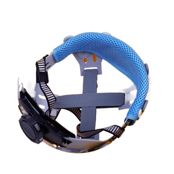 Kakuse sisemine vooder hingava võrgustikuga higist imendumiseks, eemaldatav ja pestav, puuvillast