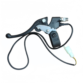 Elektriline ratastooli tõukeratas ees, väikesed neli ratast, üks kuni kaks pidurikangi, piduritross, käsipidur, üks käepide, topeltpidurid.