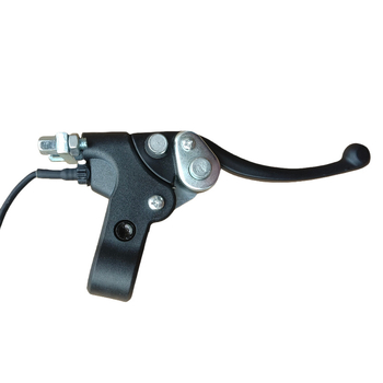 Elektriline ratastooli tõukeratas ees, väikesed neli ratast, üks kuni kaks pidurikangi, piduritross, käsipidur, üks käepide, topeltpidurid.