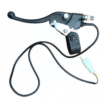 Elektriline ratastooli tõukeratas ees, väikesed neli ratast, üks kuni kaks pidurikangi, piduritross, käsipidur, üks käepide, topeltpidurid.