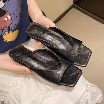 Sandaalid ühe rihmaga, PU ülemine, kummist talla, ruudukujulise varvaotsaga, suvi 2025