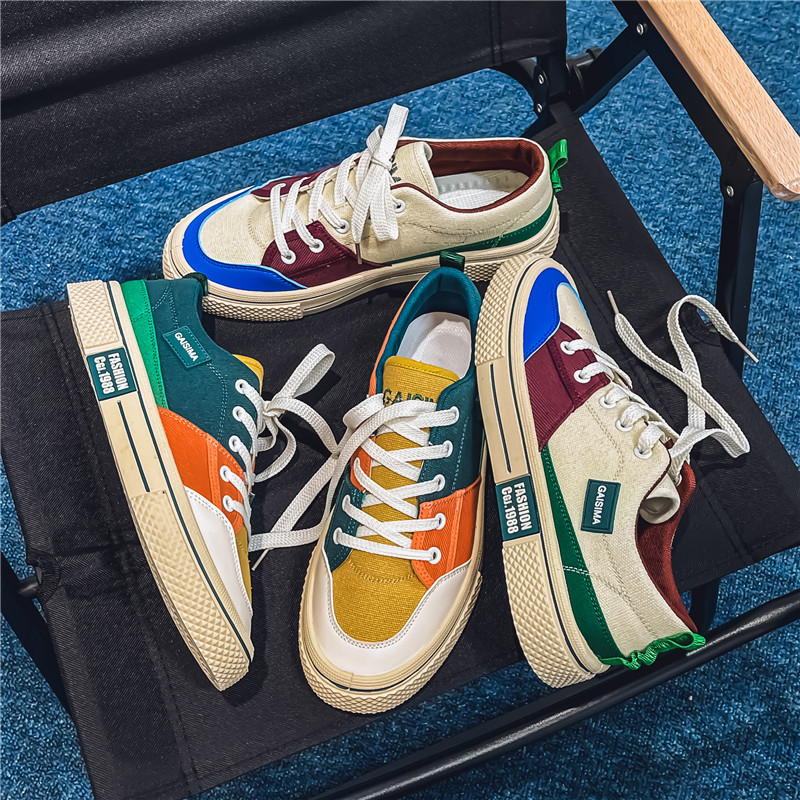 Meeste lõuendist loaferid madala ülemise osaga, kummist talla, ümmarguse varbakujuga