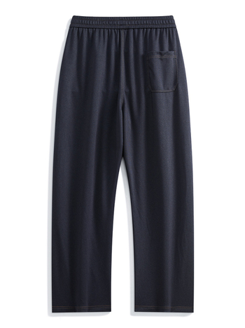 Igapäevased püksid sirge lõikega, vaba sobivus, keskmise kõrgusega vöökoht, köisnööriga kinnituv, polüestri kangas, kortsuvaba.