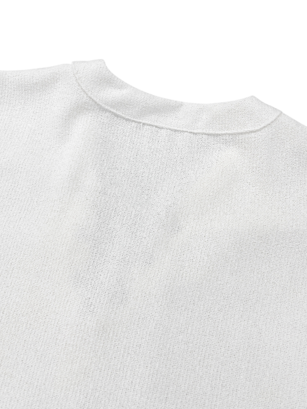 Lõdva lõikega särk poolpikkade varrukatega, V-kaelus nööriga, puuvillast-poliesteri segu