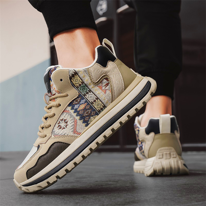 Meeste kõrged sportlikud tossud igapäevaseks kasutamiseks; ülemine nahast ja tekstiilist, sisetald võrkvoodriga, PVC talla, paelaga kinnitused