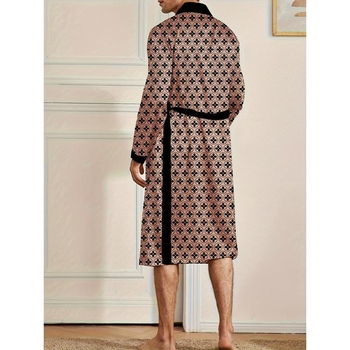 Meeste ööriietuste komplekt täis trükiga, V-kaeluse detail ja nööri detail (Puuvill; Half-edge Trim; Karikatuuristiil; Kevad 2025)