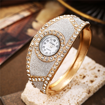 Naiste kvarts käekell käevõru stiilis, 32 mm ümmargune dial, korpus ja rihm sulamist, veekindlus puudub