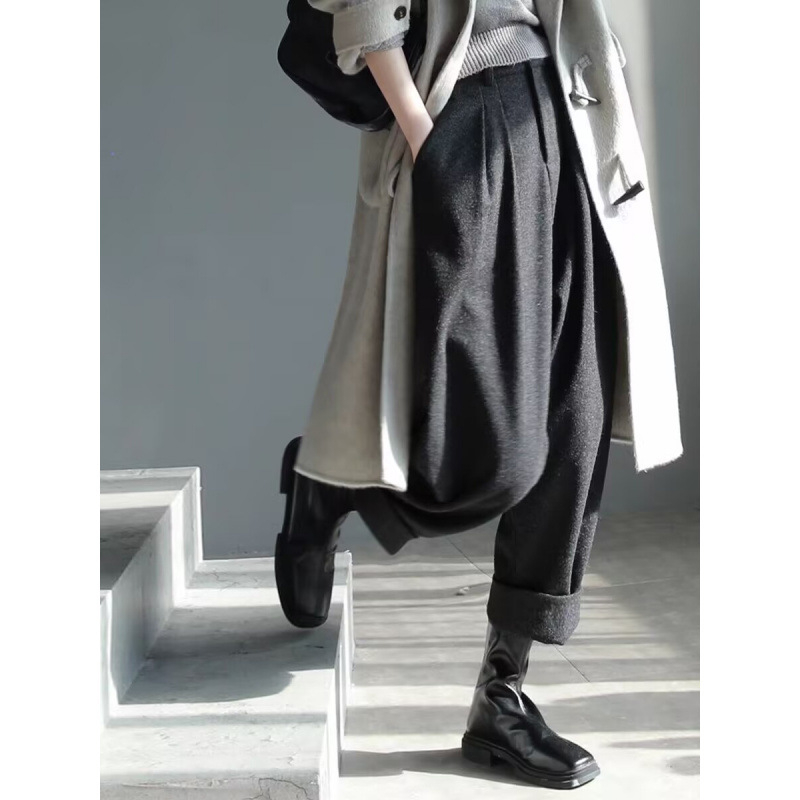 Harem-püksid villase kangaga, laiad, 9/10 pikkus, looduslik vöökoht, linnaline stiil