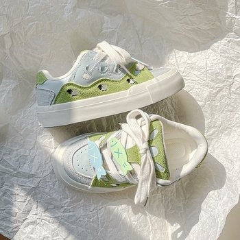 Paksu tallaga loaferid, ümmarguse varba, PU pealmine osa, värvilise ploki mustriga, keskmise kõrgusega konts 3-5 cm