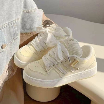 Naiste ploksed jalatsid kevadeks PU ülemine, ümmargune varvas, lühike varvas, kummist tald, keskmise kõrgusega kand 3–5 cm