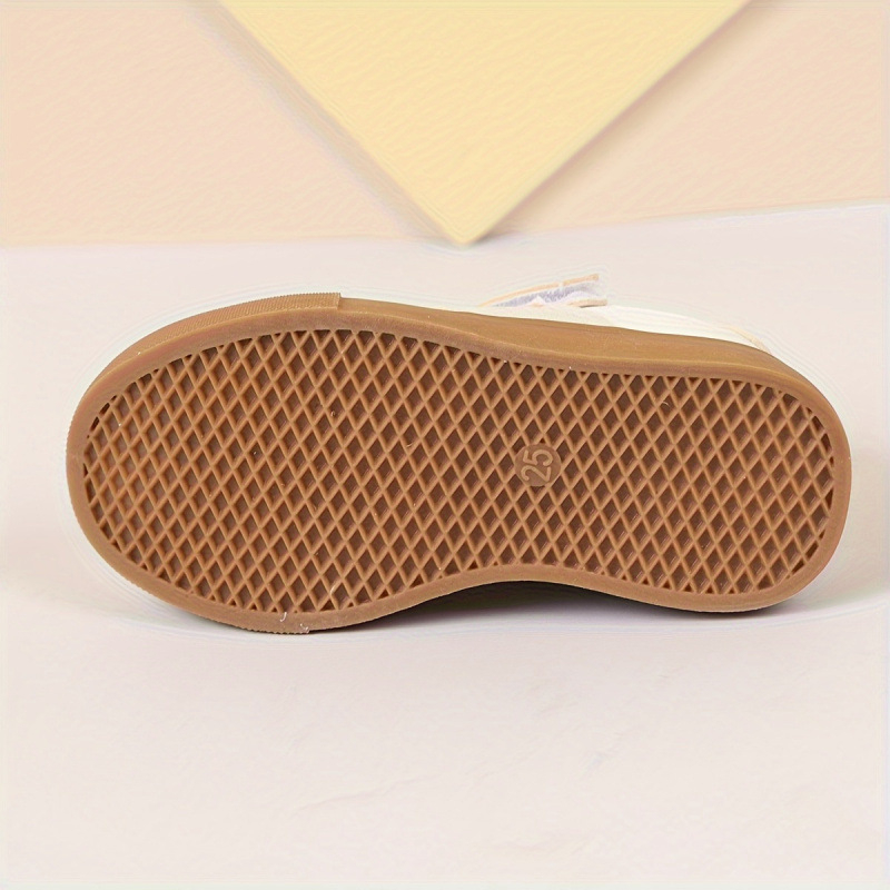 Igapäevased tossud ümmarguse ninaga, PU ülaosa, kolju muster, väike konts 4-6 cm, unisex