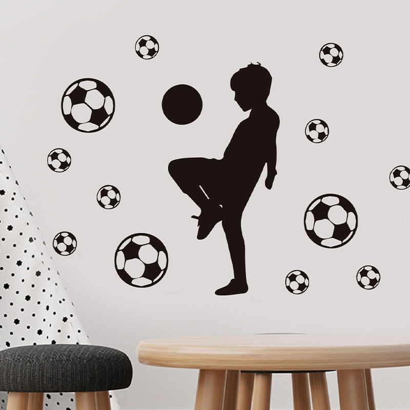 Karikatuurpoisi ja jalgpalli seina kleebis – eemaldatav PVC isekleepuv dekoratsioon, 1 tükk, elutuba või magamistuba