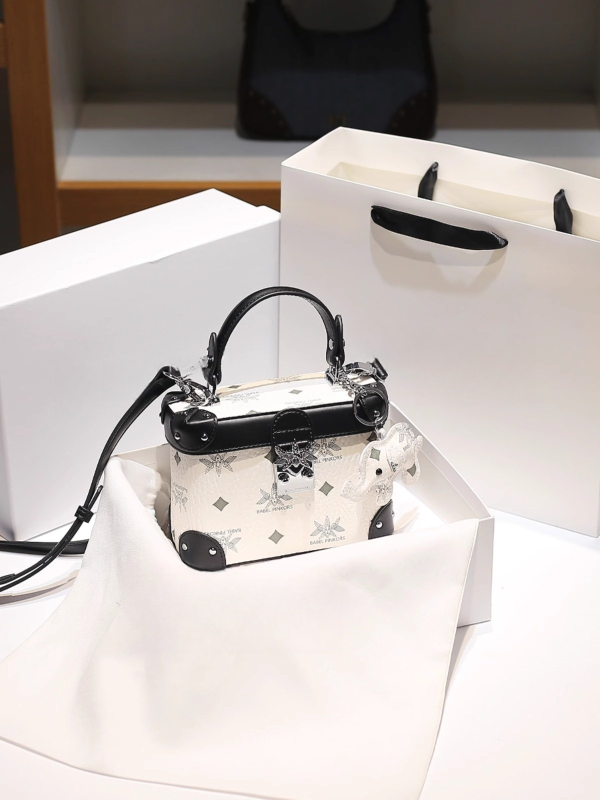 PU kunstnahast kasti kott, ruudukujuline crossbody, lukustusega, polüestri vooder, sisemine zip-kott