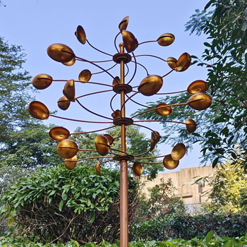 Aia metalli skulptuur tuuleveskiga lusika kujul, nelja külje pöörlev dekoratsioon, elektroplaadimine, valamine, pool-käsitöö ja pool-masinaga töötlus, kaasaegne kunstistiil
