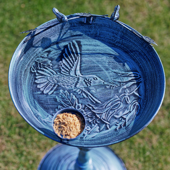 Raudmetallist linnuvann romaanikolonni disainiga, kaal 1400 g, tootekood Yf49030201