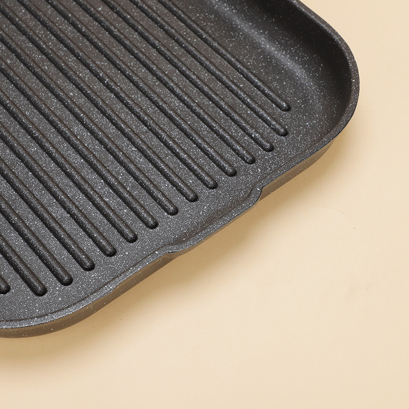 Alumiiniumist sulamust pann mittekleepuva kattega, sobiv üldistel pliididel