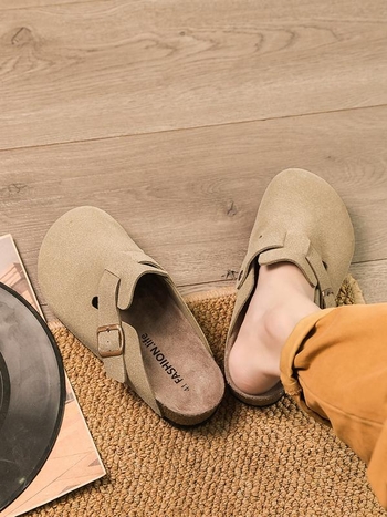 Meeste toe-cap klompid veluurist ülaosaga ja konnapintud tallaga, igapäevane jalanõu kõikidele aastaaegadele