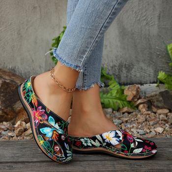 Naistele mõeldud sandaalid varba kaitsega ja avatud tagant, PU ülaosa, PU sisemus, PU tald, keskmise kõrgusega ülaosa, talla paksus 3–5 cm