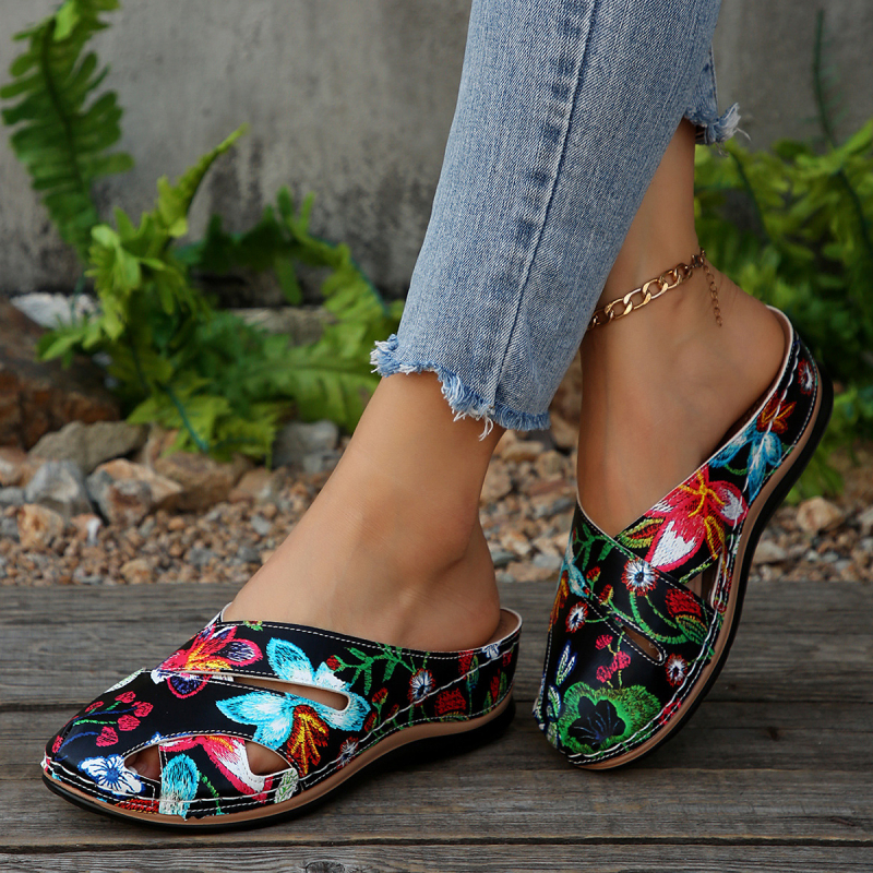 Naistele mõeldud sandaalid varba kaitsega ja avatud tagant, PU ülaosa, PU sisemus, PU tald, keskmise kõrgusega ülaosa, talla paksus 3–5 cm