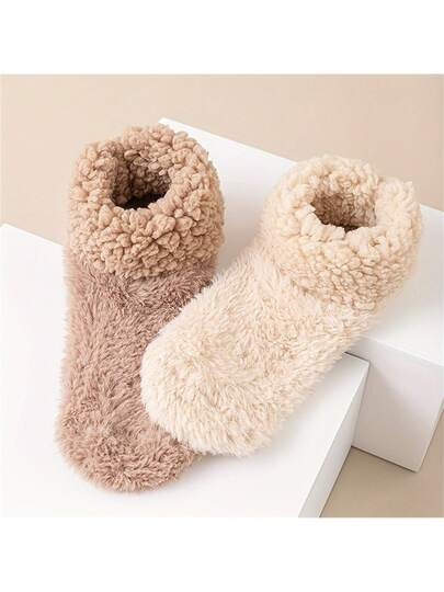 Naiste lühikesed polüesterplüüsokid koduseks kandmiseks - hingavad, nahasõbralikud, talve ja sügise jaoks, ühe nõelaga kudumine, 80–90% polüester, 2025. aasta kevadine lansseerimine