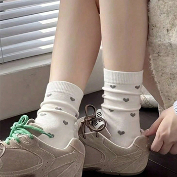 Poolpõlvesokid südamestrükiga (Deodoriseerivad; Polüester 80–90%; Ühe õmblusega kudumine; 168 õmblust)