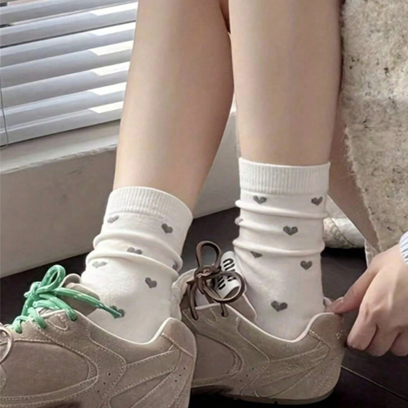 Poolpõlvesokid südamestrükiga (Deodoriseerivad; Polüester 80–90%; Ühe õmblusega kudumine; 168 õmblust)