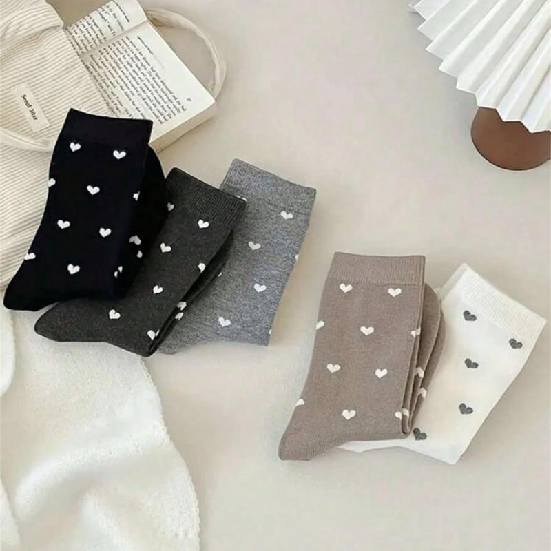 Poolpõlvesokid südamestrükiga (Deodoriseerivad; Polüester 80–90%; Ühe õmblusega kudumine; 168 õmblust)