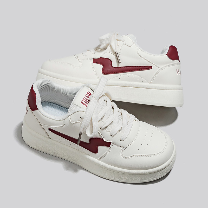 Naiste spordijalatsid sünteetsest nahast, kummist tald, 3–7 cm kõrgus, riidekinnitusega, latex sisetald, hingavad, igapäevane stiil