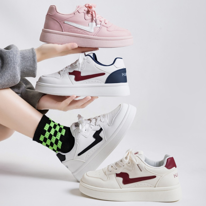 Naiste spordijalatsid sünteetsest nahast, kummist tald, 3–7 cm kõrgus, riidekinnitusega, latex sisetald, hingavad, igapäevane stiil