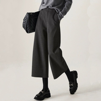 Naiste villased laiad püksid Capri pikkusega, kootud kangas, tavaline paksus, ei venita, igapäevaseks kandmiseks