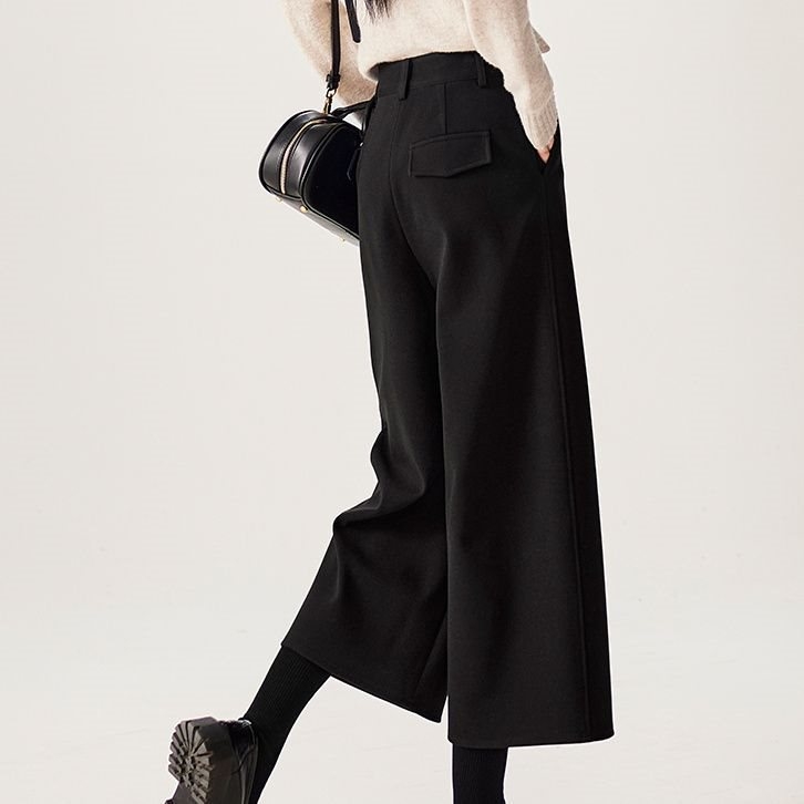 Naiste villased laiad püksid Capri pikkusega, kootud kangas, tavaline paksus, ei venita, igapäevaseks kandmiseks