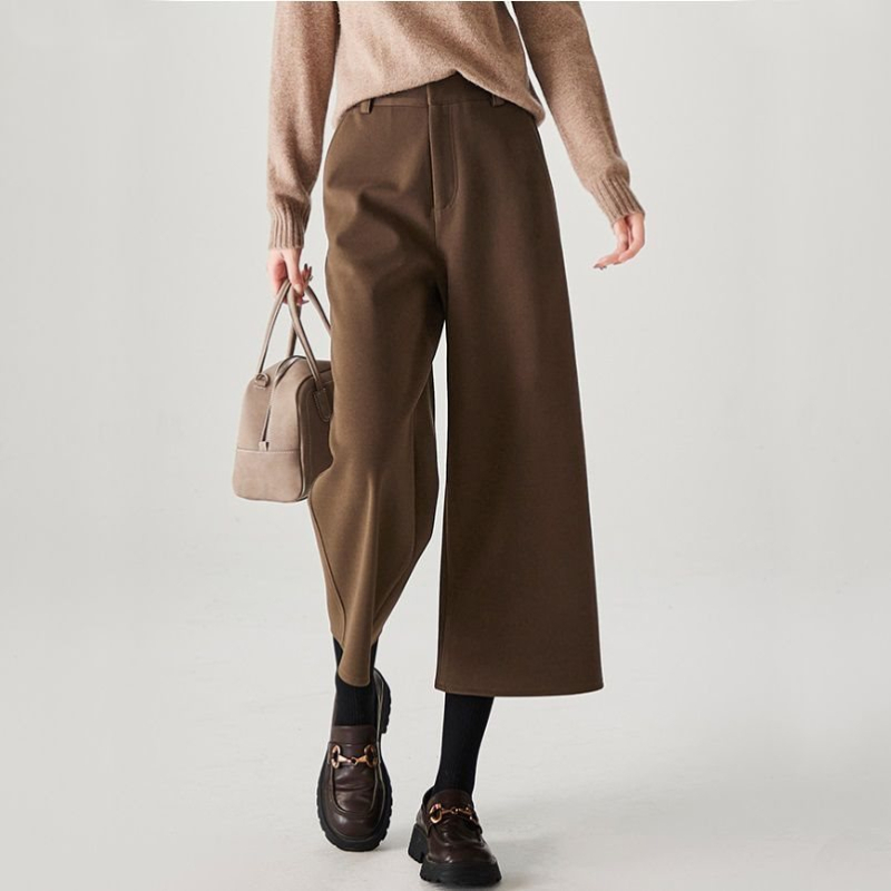 Naiste villased laiad püksid Capri pikkusega, kootud kangas, tavaline paksus, ei venita, igapäevaseks kandmiseks