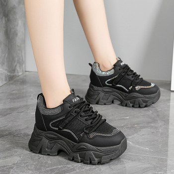 Naiste spordijalatsid 2025 paksu tallaga, hingava võrkpealne ülaosa, kõrgendava sisetallaga, nööridega, igapäevaseks kasutamiseks