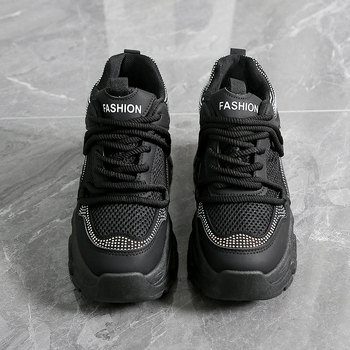 Naiste spordijalatsid 2025 paksu tallaga, hingava võrkpealne ülaosa, kõrgendava sisetallaga, nööridega, igapäevaseks kasutamiseks