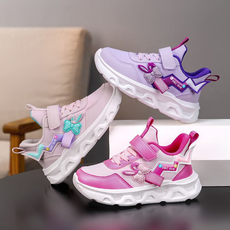 Tüdrukute jooksejalatsid kunstnahast, sügisesed–talvised, kerged, libisemiskindlad, karikatuurimustriga, MD tald, vanus 4–16 aastat