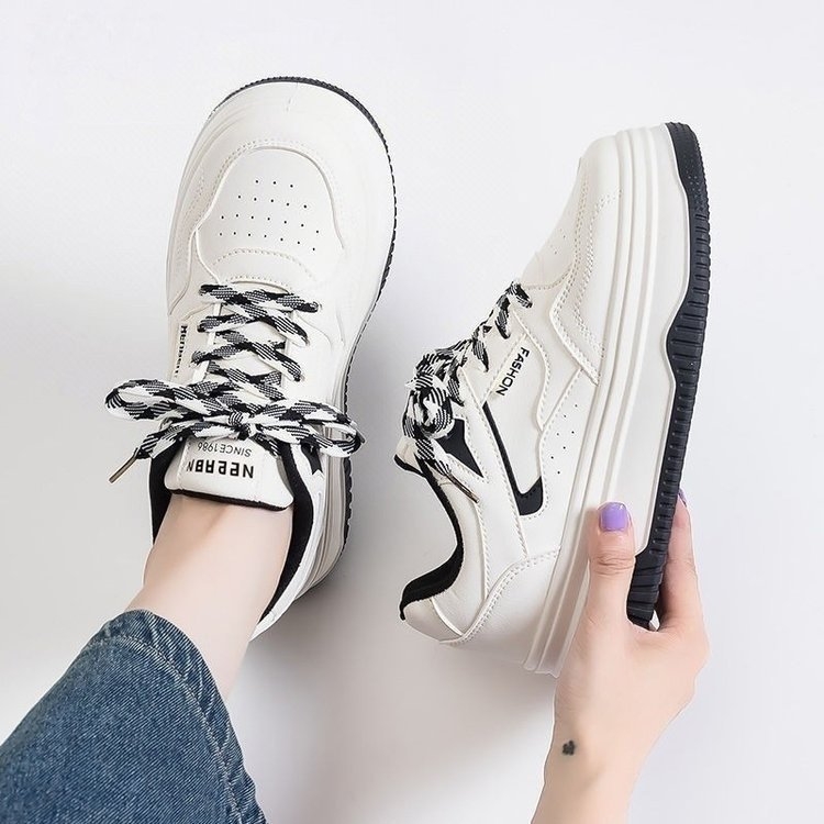 Naiste keskmise kõrgusega nööriga tossud, PU patenteeritud naha ülemine, kummist tald, Color-Blocking muster, sügisese igapäevased skate-tossud