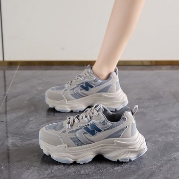 Naiste igapäevased tossud paksu tallaga, PU ülemine, kummist tald, madal varvas, ees paeltega kinnitusega, Dad Shoes stiil