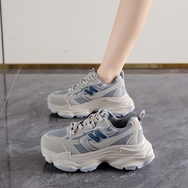 Naiste igapäevased tossud paksu tallaga, PU ülemine, kummist tald, madal varvas, ees paeltega kinnitusega, Dad Shoes stiil