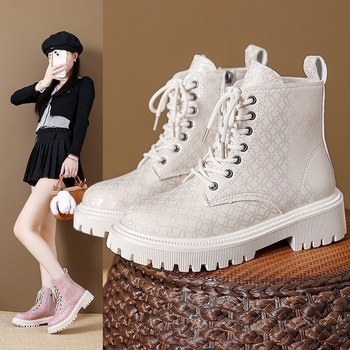 Martin saapad | Briti stiil, ümmargune varvas, keskmise kõrgusega konts 3–5 cm, külglukuga