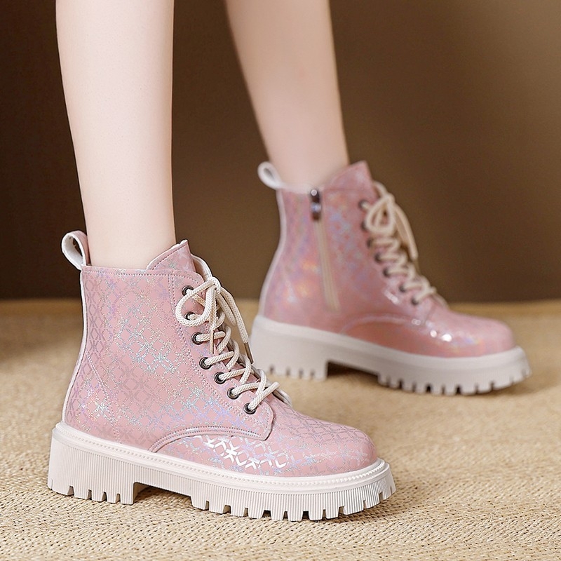 Martin saapad | Briti stiil, ümmargune varvas, keskmise kõrgusega konts 3–5 cm, külglukuga