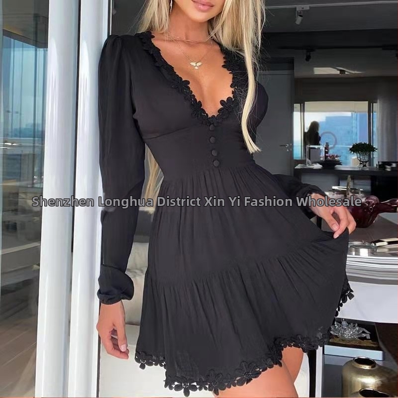 Kleit punktmustriga, V-kaelusega, pikkade varrukatega, polüesterkangas, printsessi siluett