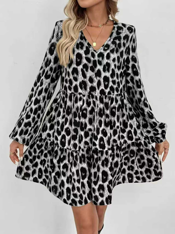 Leopardi mustriga kleit, sügav V-kaelus, pikad varrukad, keskpikkus, polüester