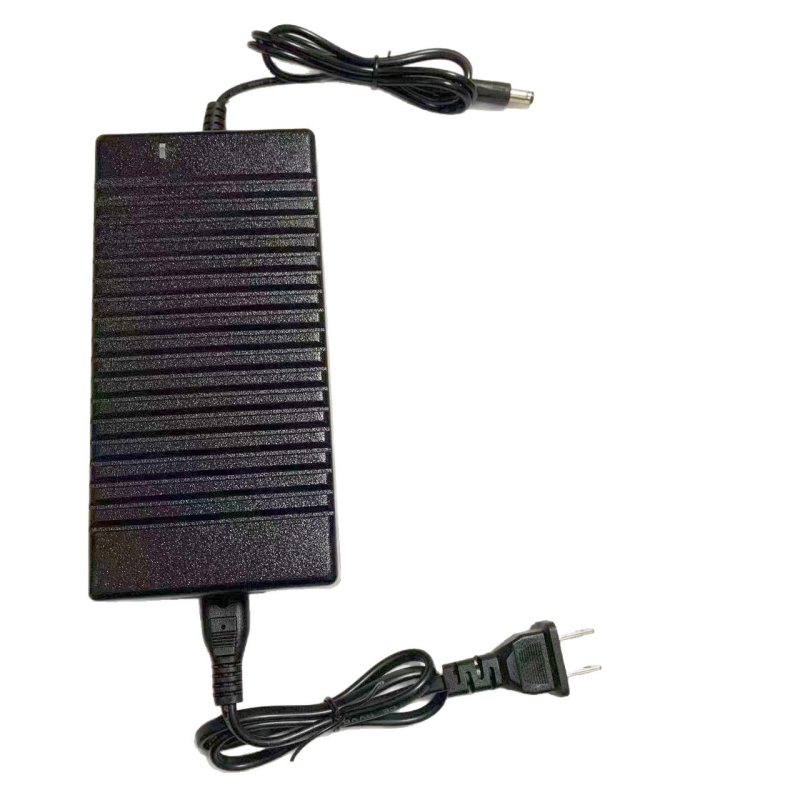 Maskeeritud laadijaga ravimikarbi turvakarp — kaasaskantav plastikkarp, mudel JCY-12150, maht 1 L