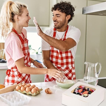 Kookide karp aknaga, 4-osaline komplekt, sobib standardse suurusega kookidele, sisemine alus 1,2 cm paksus