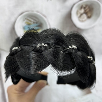 Naistele mõeldud peavõru, kõrgendatud efektiga, laia, libisemisvastane, kristallidega, kalasaba punutis, kõrge kroon, käsitöö PD, retro-stiil, kevad 2025