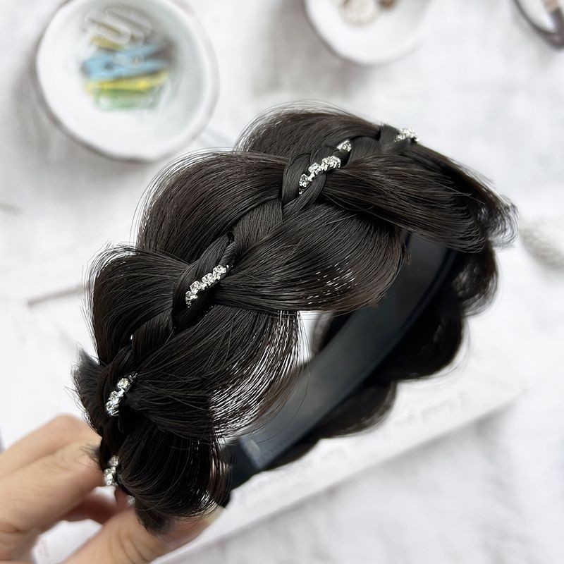 Naistele mõeldud peavõru, kõrgendatud efektiga, laia, libisemisvastane, kristallidega, kalasaba punutis, kõrge kroon, käsitöö PD, retro-stiil, kevad 2025